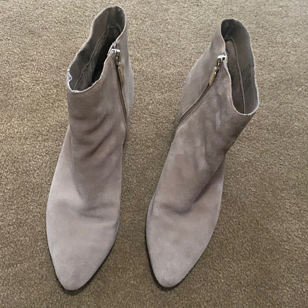 Blondo Waterproof Elegant Women's Ankle Booties - Taupe/Beige 11M